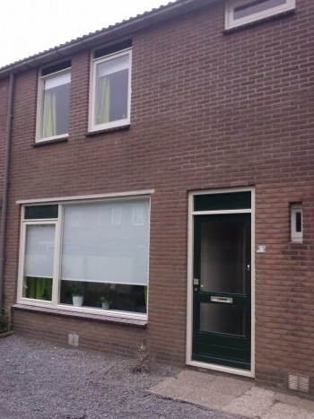 Nieuw voegwerk gemaakt in Hoogezand aan de Saturnus straat